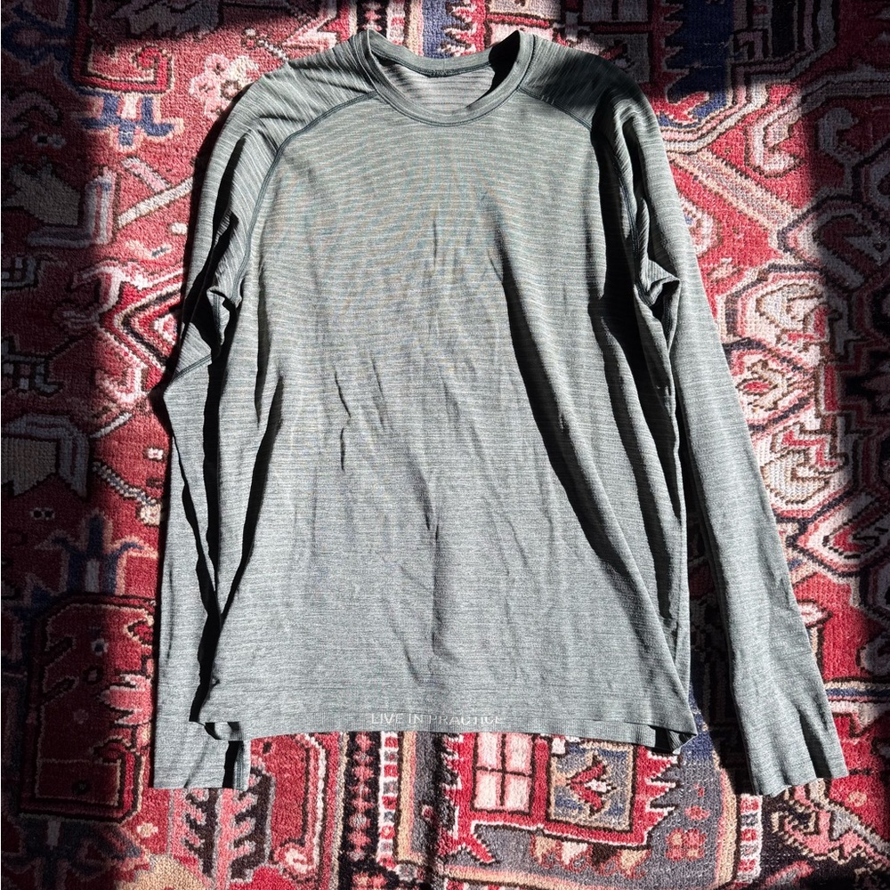 Lululemon Men’s Metal Vent Tech Long Sleeve Tee